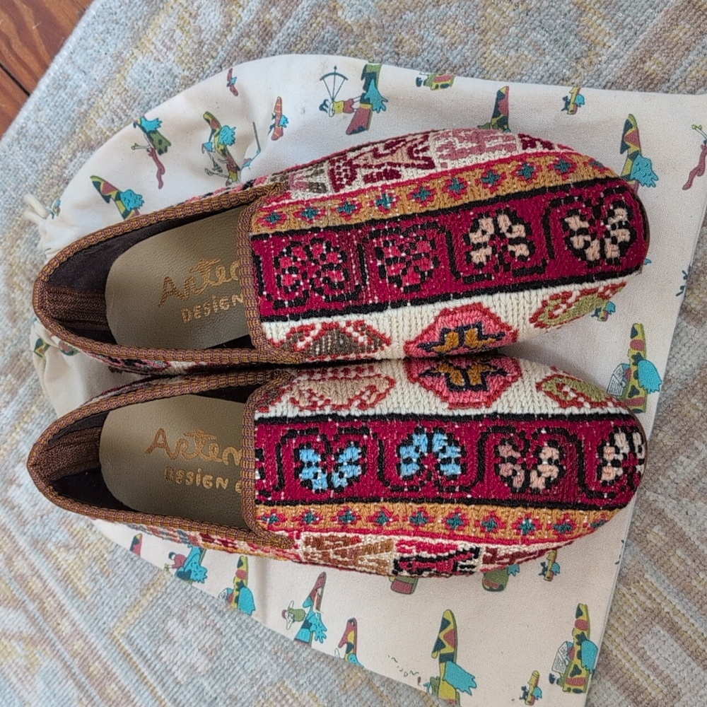 Artemis Design Co. Smoking Shoes
